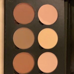 Anastasia contour palette.